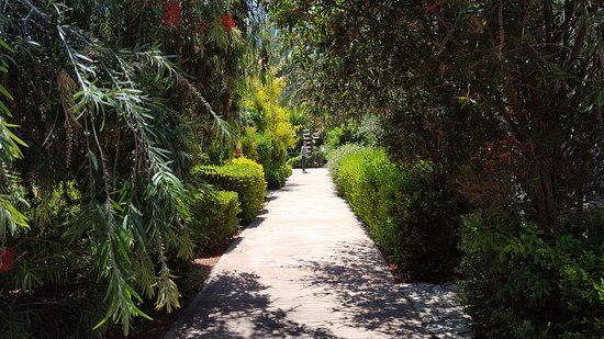 Eleouthkia Traditional and Botanical Park